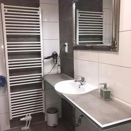 Makss Guest house