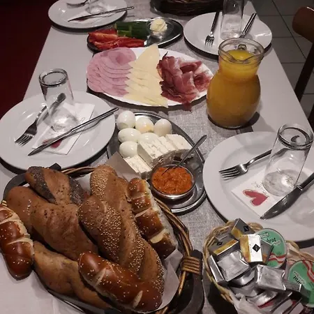 Pensjonat Makss *